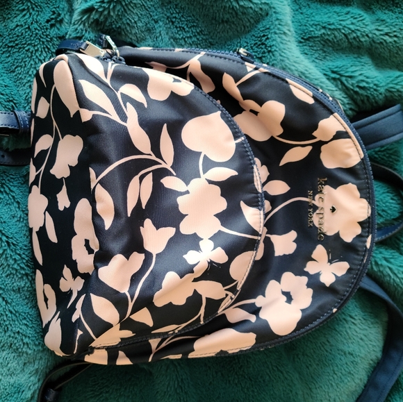 🆕️ Mini Backpack - Picture 1 of 3